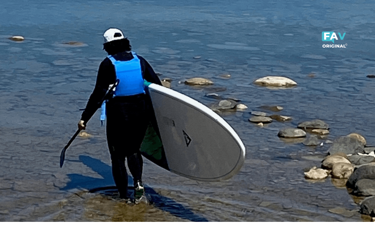 Mid-Range Paddle Board Adventure MX SUP is Lightweight easy to carry